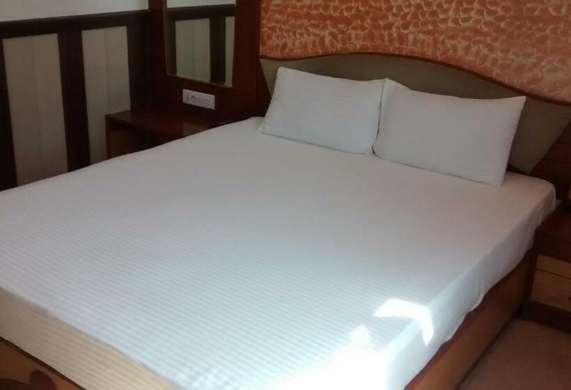 Номер Deluxe, Wingston A Treehouse Hotel, Mathura