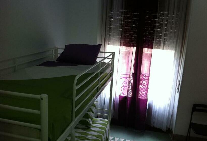 공동 객실, The Cathedral Hostel