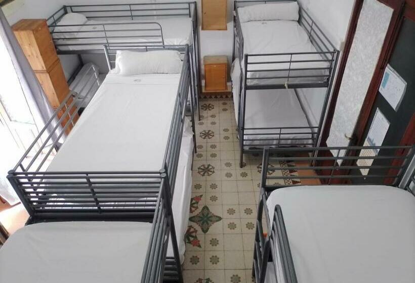 공동 객실, The Cathedral Hostel