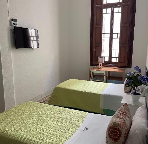 스탠다드 룸 공동 욕실, The Cathedral Hostel