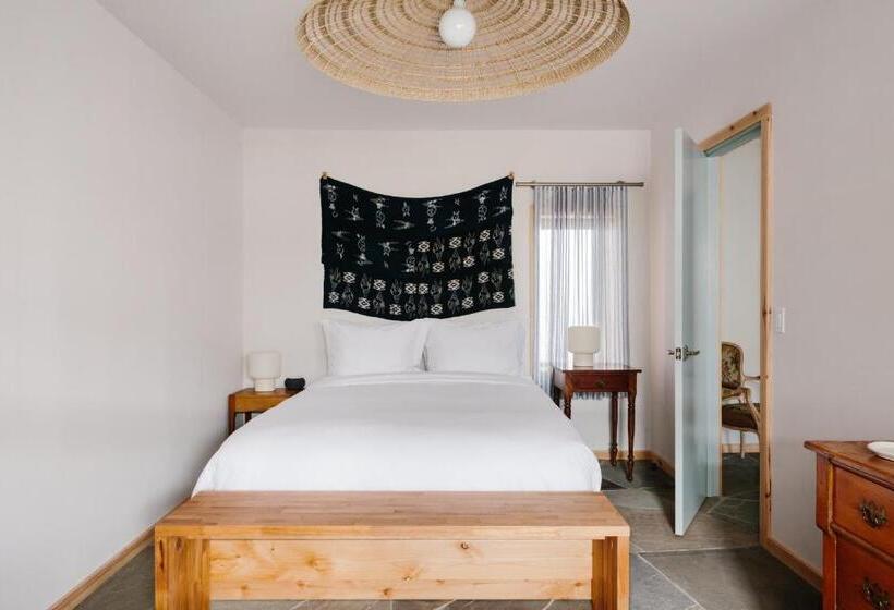 Люкс Повышенной Комфортности, Daunts Albatross Motel