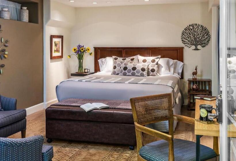 디럭스 룸 킹사이즈 침대, Eden Vale Inn