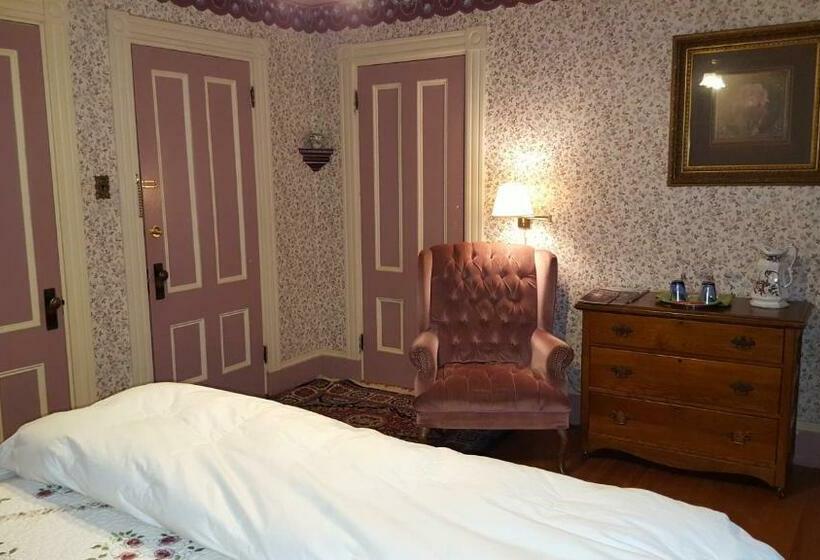 Номер Стандарт, Holidae House Bed & Breakfast