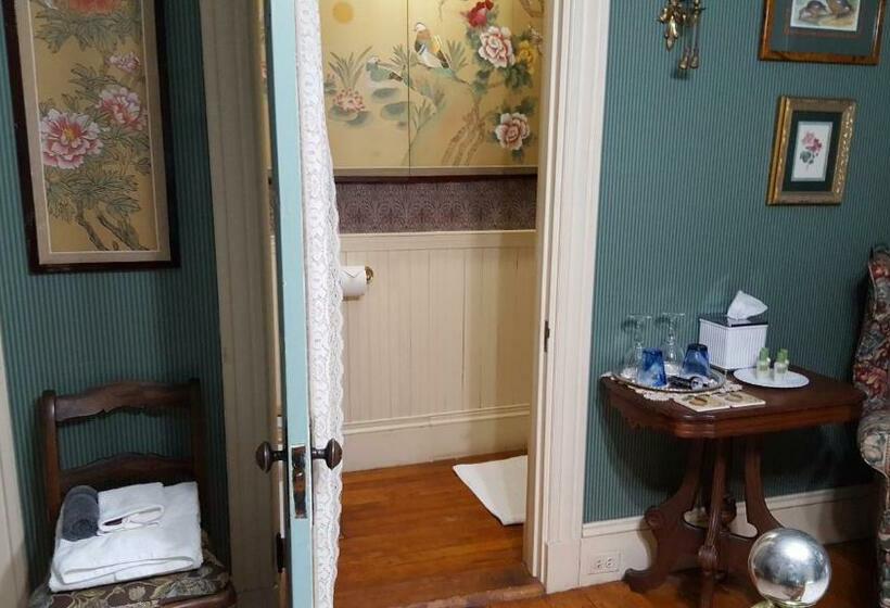 Номер Стандарт, Holidae House Bed & Breakfast