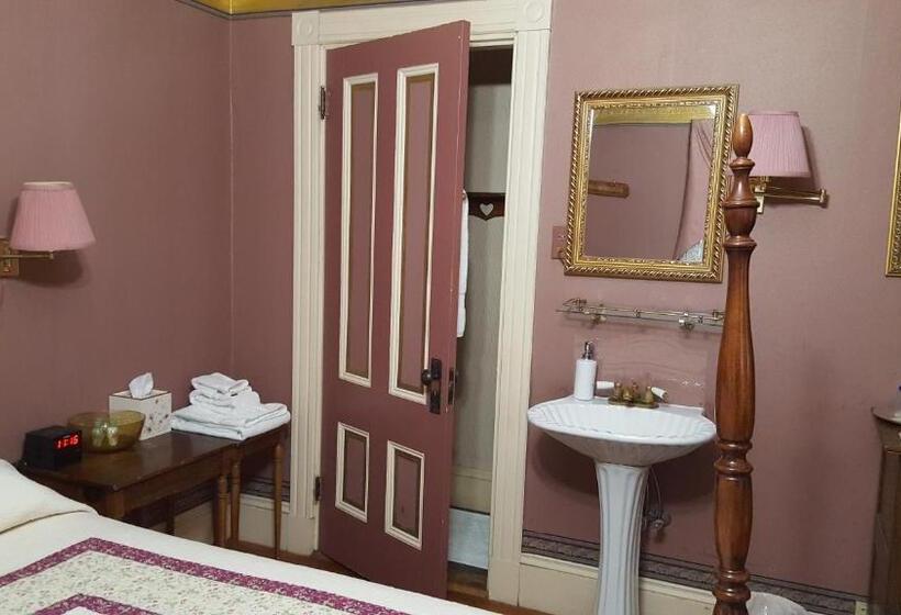 Номер Стандарт, Holidae House Bed & Breakfast