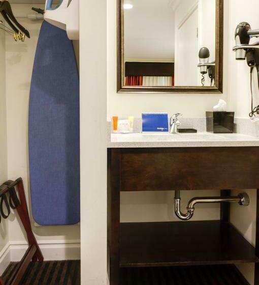 Standaardkamer met 2 Tweepersoonsbedden, Seaside Inn