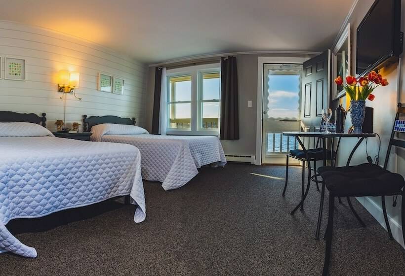 스탠다드 룸 더블 침대 2개, Bearskin Neck Motor Lodge