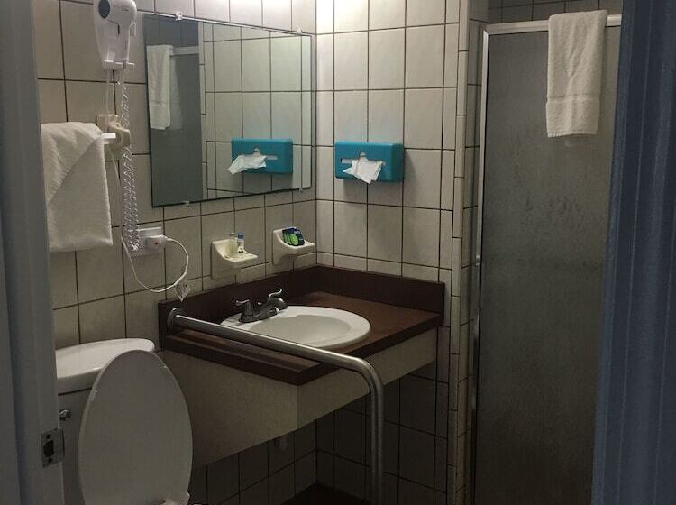 منزل غرفتين نوم, Edgewater Lodge