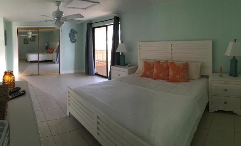 منزل غرفتين نوم, Edgewater Lodge