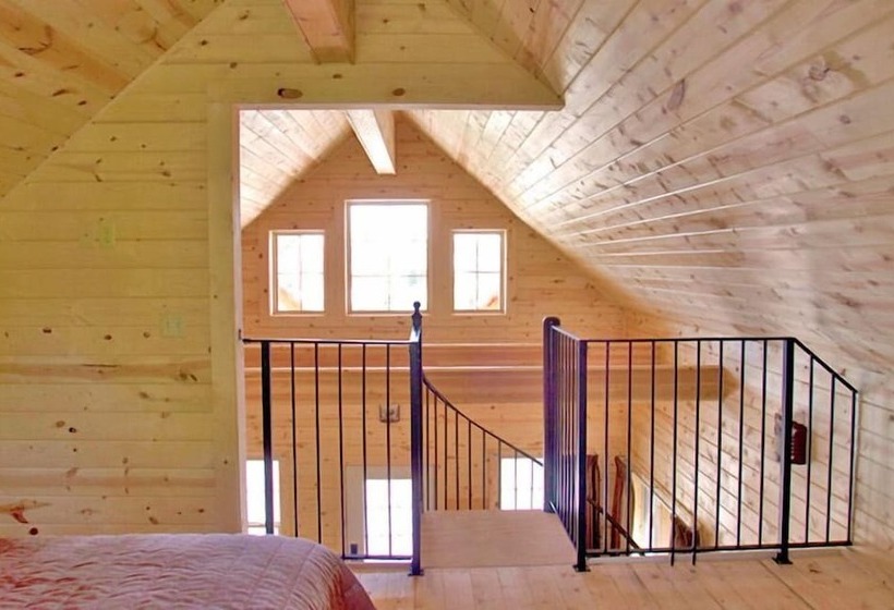Хижина, Cabins Of Mackinac & Lodge