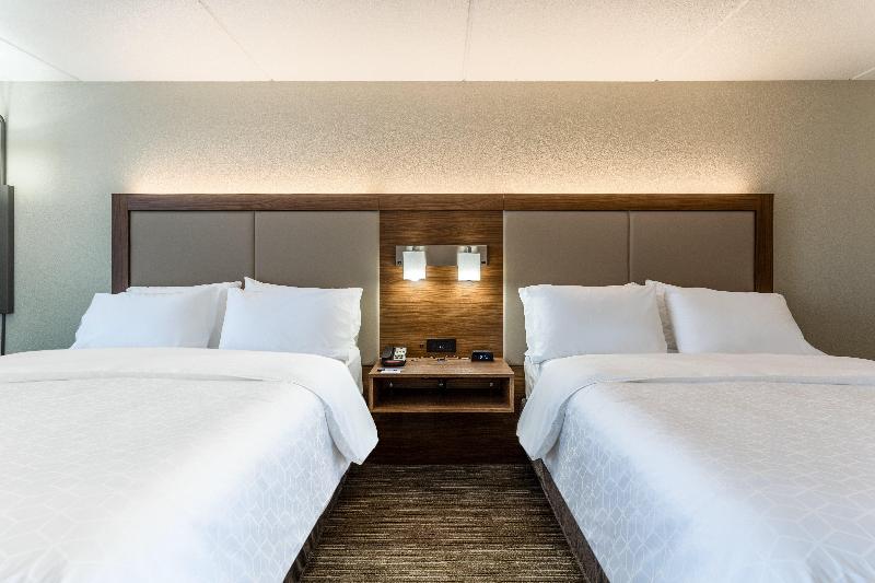 جناح لذوى الاحتياجات الخاصة, Holiday Inn Express & Suites Cedar Falls   Waterloo, An Ihg
