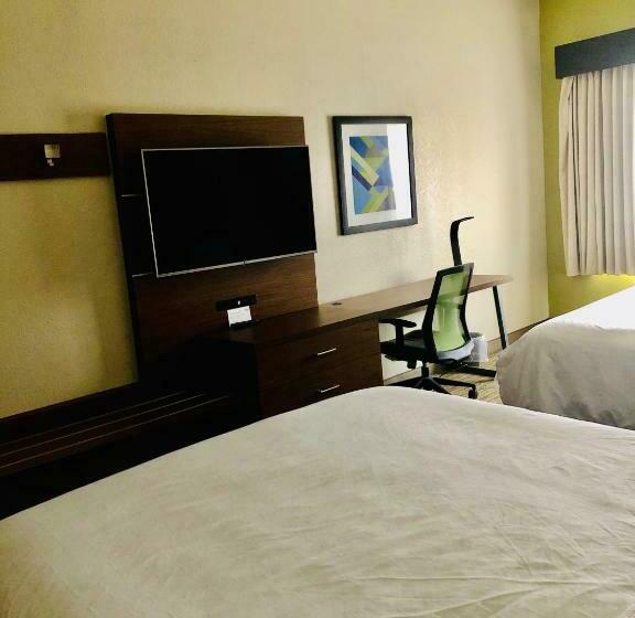 스탠다드 룸, Holiday Inn Express & Suites Cedar Falls   Waterloo, An Ihg