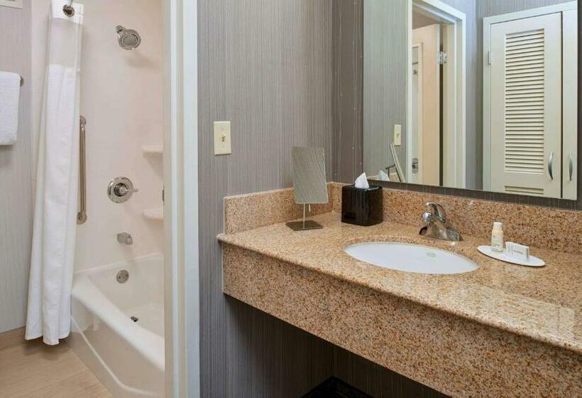 מיטת קינג בסוויטה, Sonesta Select Indianapolis Carmel