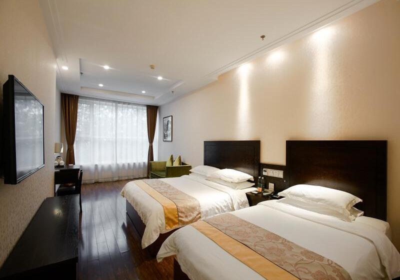 Семейный Номер, Greentree Qinhuang Island Railway Station Business