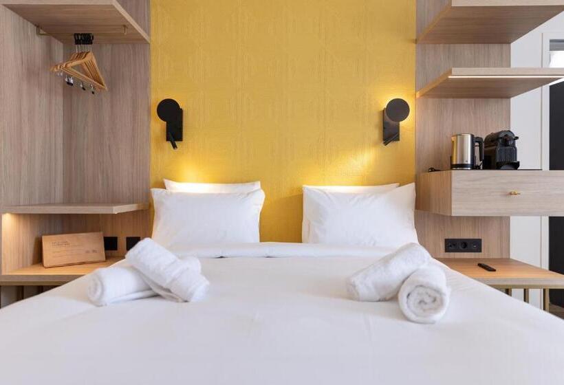 اتاق سوپریور با تخت بزرگ, Hôtel Kyriad Prestige Paris Asnieres