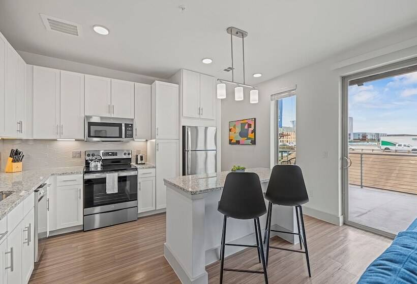 דירת חדר, Placemakr Downtown Austin