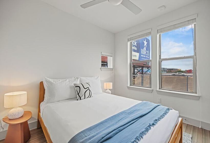 דירת חדר, Placemakr Downtown Austin