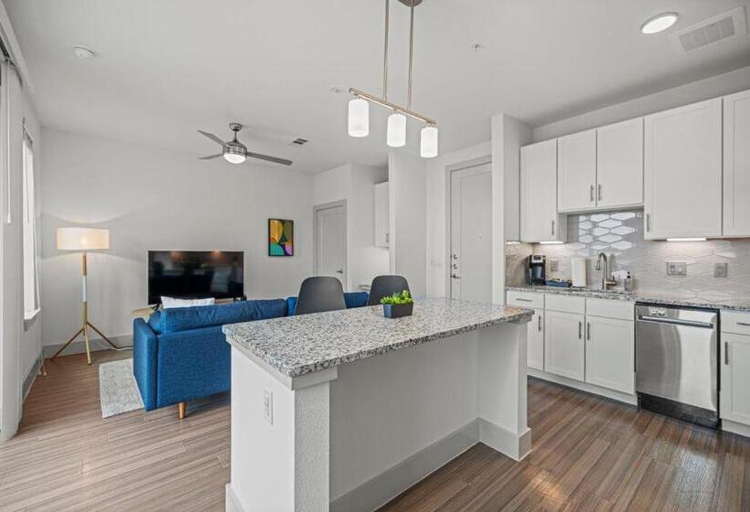 דירת חדר פרמיום, Placemakr Downtown Austin
