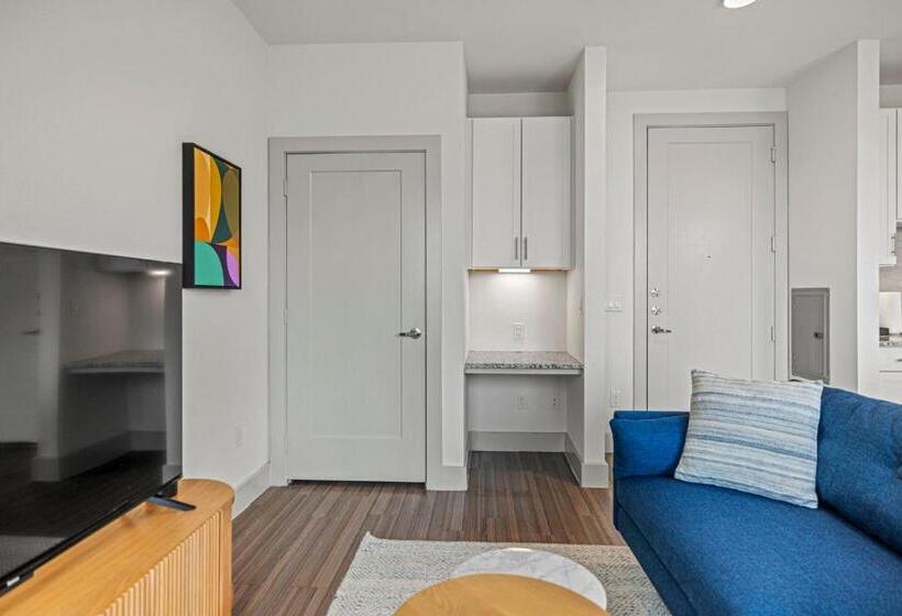 דירת חדר פרמיום, Placemakr Downtown Austin