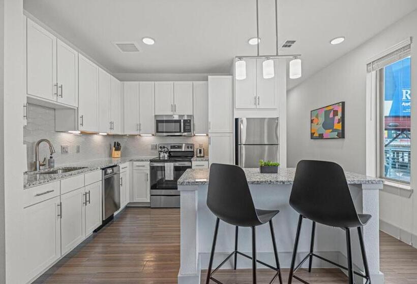 דירת חדר, Placemakr Downtown Austin