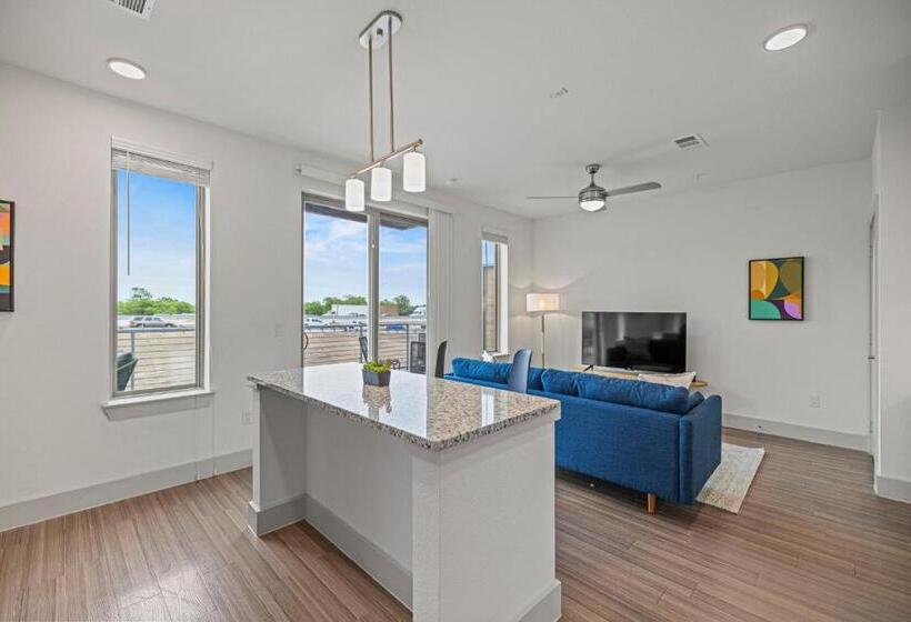 חדר סטנדרט מותאם לאדם עם מוגבלויות, Placemakr Downtown Austin