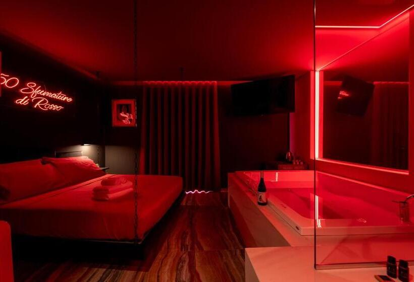 Номер Стандарт с Гидромассажем, Cinquanta Sfumature Luxury Suites