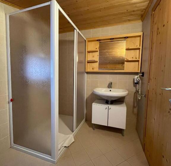 4인용 스탠다드 룸, Ambassador Rooms In Bormio, Solo Camera Senza Colazione