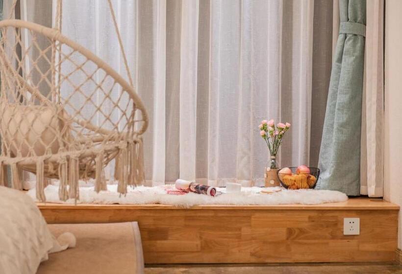 اتاق لوکس, Shang Shan Ruo Shui 大理上山若水客栈