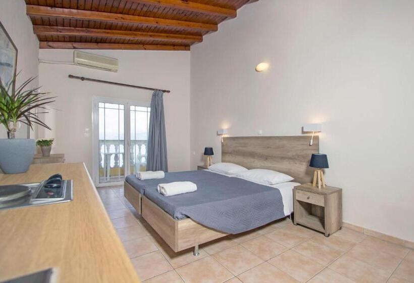 استودیوی استاندارد, Trabukos Beach Complex