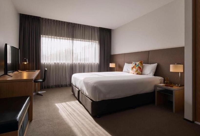 家庭间, Atura Dandenong