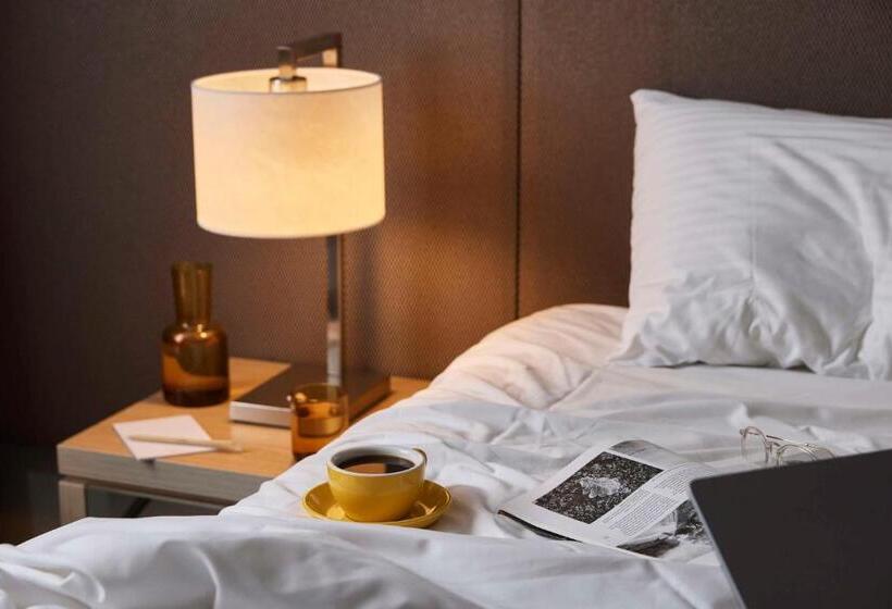 Трехместный Номер Deluxe, Atura Dandenong
