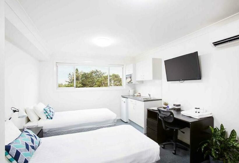 Номер Стандарт, Aspire Newcastle