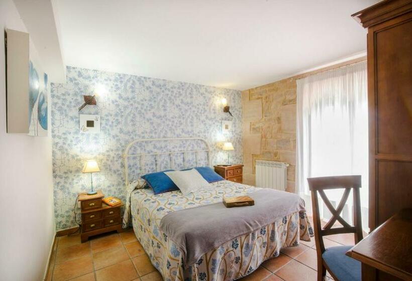 スタンダードルーム, Posada Las Tres Mentiras De Santillana Del Mar