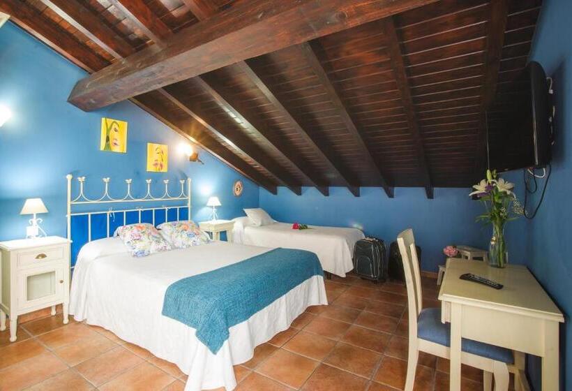 スタンダード４人部屋, Posada Las Tres Mentiras De Santillana Del Mar