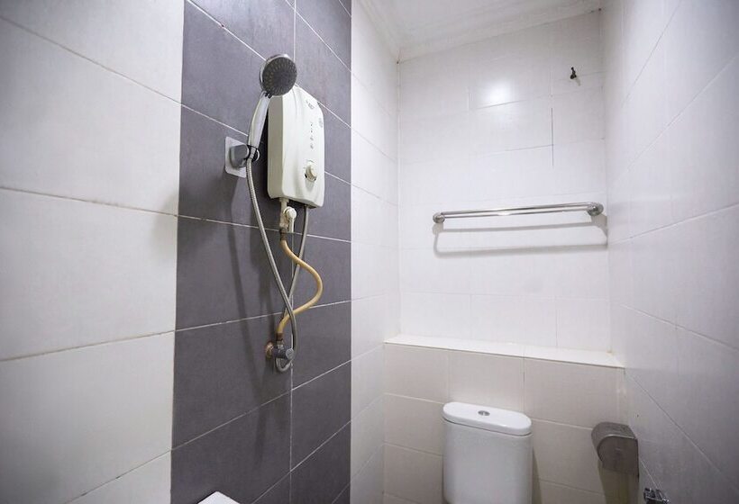 Семейный Номер, Gurney Inn