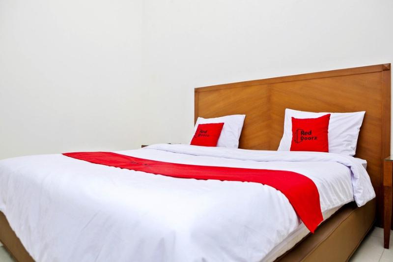 Семейный Номер, Residences By Reddoorz Near Rumah Mode