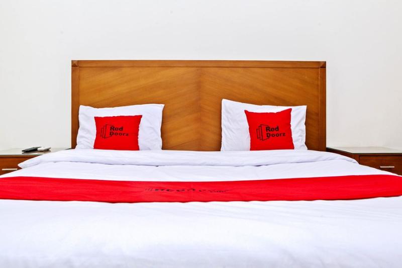 Номер Deluxe, Residences By Reddoorz Near Rumah Mode