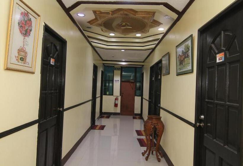 高级三人间, Honey Hunt House
