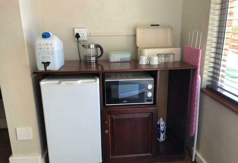 חדר סטנדרט, The Solomon Guest House