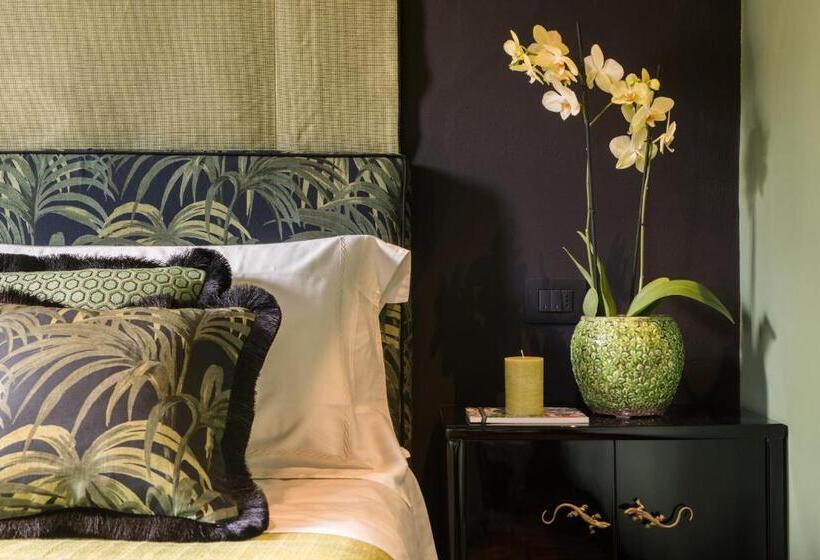 سوییت جونیور با بالکن, Velona's Jungle Luxury Suites