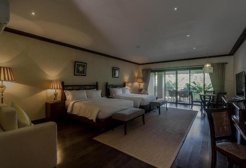Люкс Вид на Реку, Espacio Verde Resort