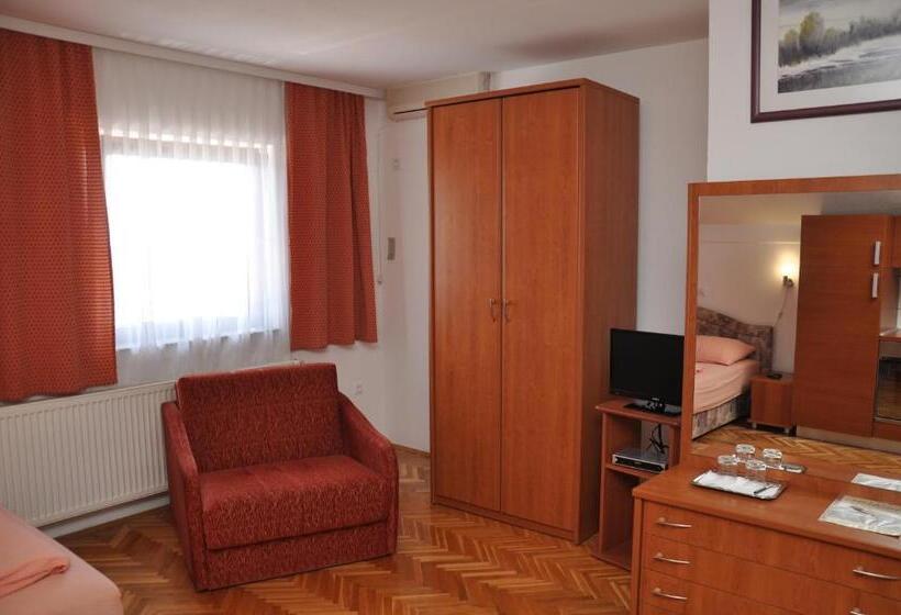 Номер Стандарт Индивидуальный, Pansion Antonio