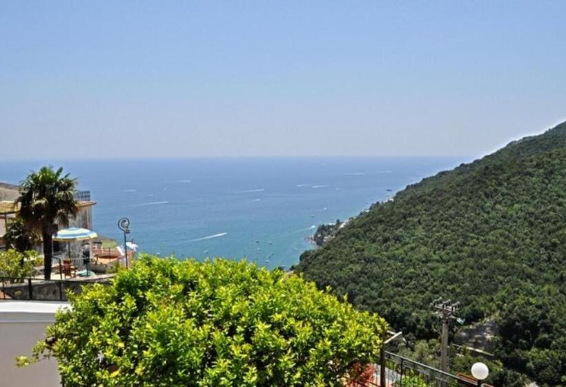 带海景的标准工作室, Villa Verde Sul Mare