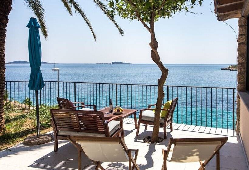 Апартаменты 1 Спальня с Террасой Вид на Море, Apartments Villa Mirjana
