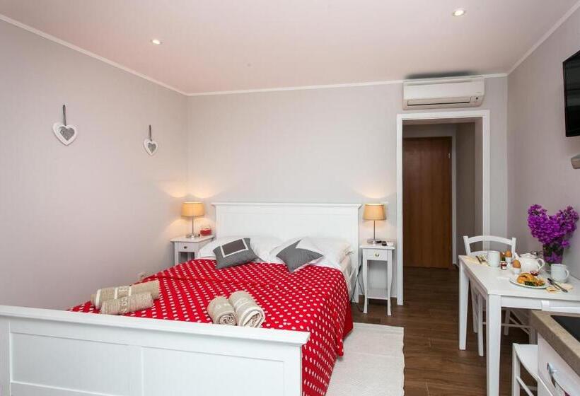 Студия Стандарт Вид на Море, Apartments Villa Mirjana