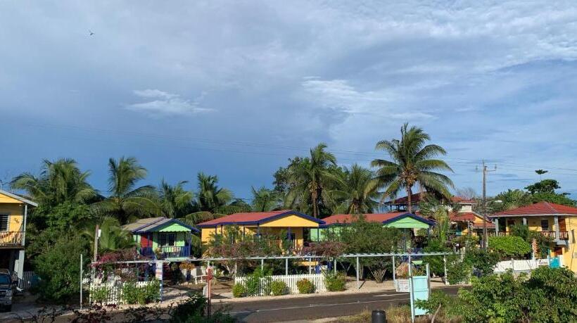 デラックスルーム, All Seasons Belize