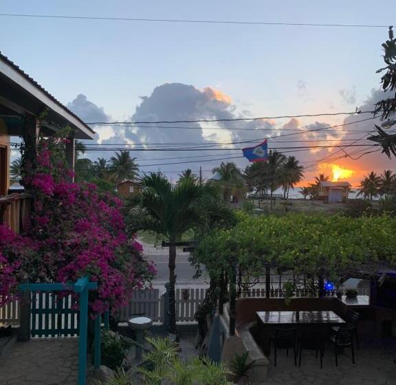 デラックスルーム, All Seasons Belize