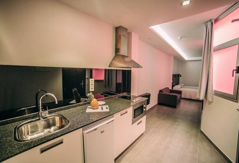 インサイドのスタンダードスタジオ, Mannix Urban Apartments