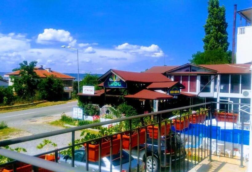 اتاق استاندارد, Family Hotel Ludo