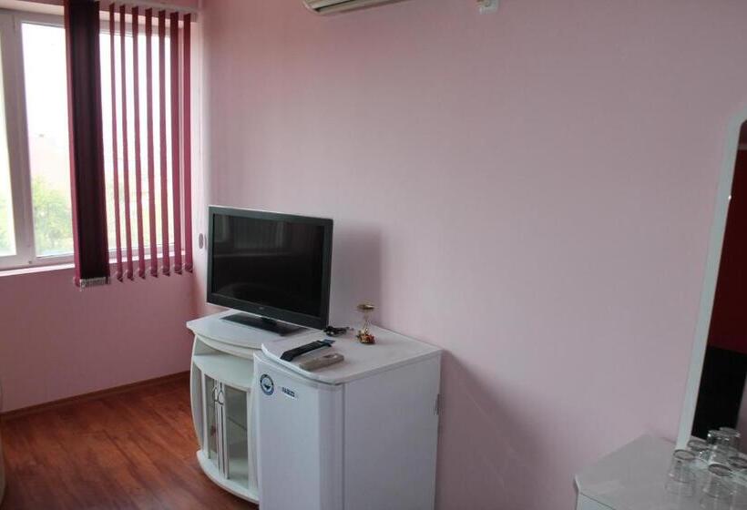 سوئیت 2 خوابه, Family Hotel Ludo